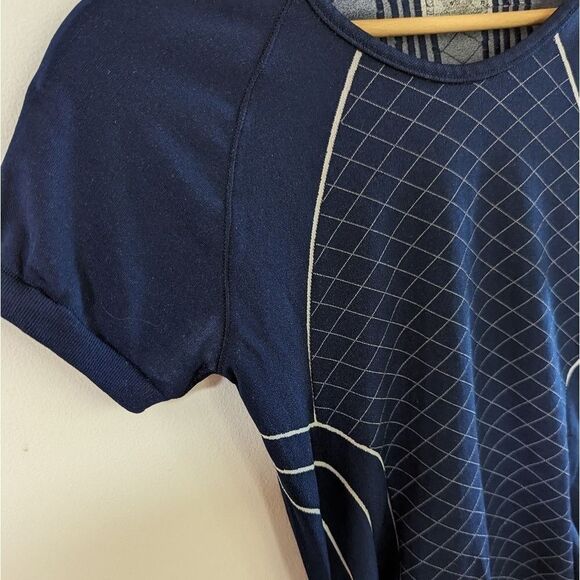 Athleta Finish Fast Line Tee navy Tshirt S Small - Picture 3 of 7